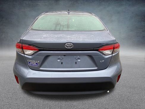 Used 2023 Toyota Corolla LE image 4