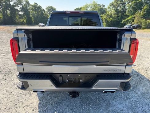 Used 2022 GMC Sierra 1500 Denali w/ Denali Premium Package image 3