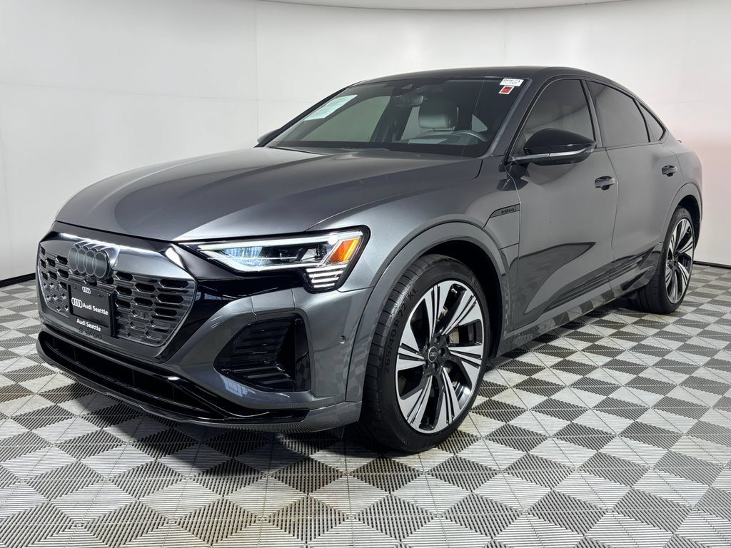Used 2024 Audi Q8 e-tron Prestige w/ Prestige Package AWD/4WD image 3