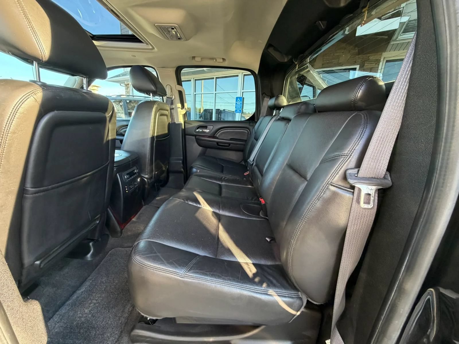Used 2011 Cadillac Escalade EXT Luxury AWD/4WD image 21