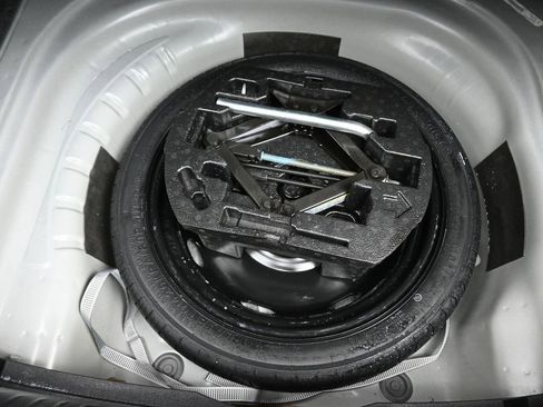 Used 2024 Volkswagen Jetta Sport image 40