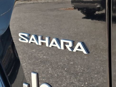 Used 2022 Jeep Wrangler Unlimited Sahara w/ Cold Weather Group AWD/4WD image 34