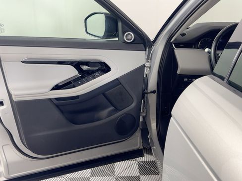Used 2020 Land Rover Range Rover Evoque S image 33