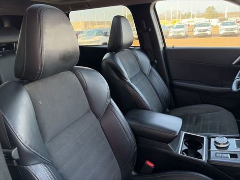 Used 2024 Mitsubishi Outlander SE image 22