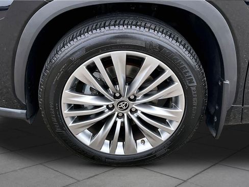 Used 2022 Toyota Highlander Platinum AWD/4WD image 10