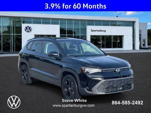 New 2026 Volkswagen Taos SE AWD/4WD image 1