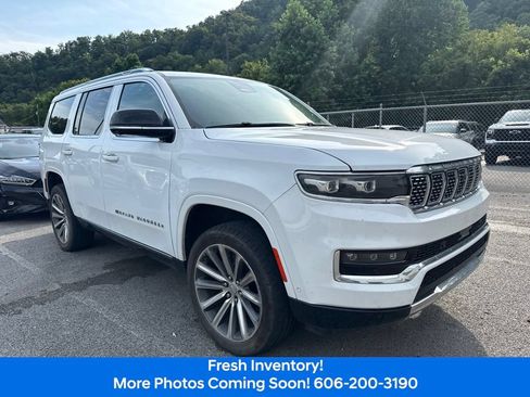 Used 2023 Jeep Grand Wagoneer Series II AWD/4WD image 3