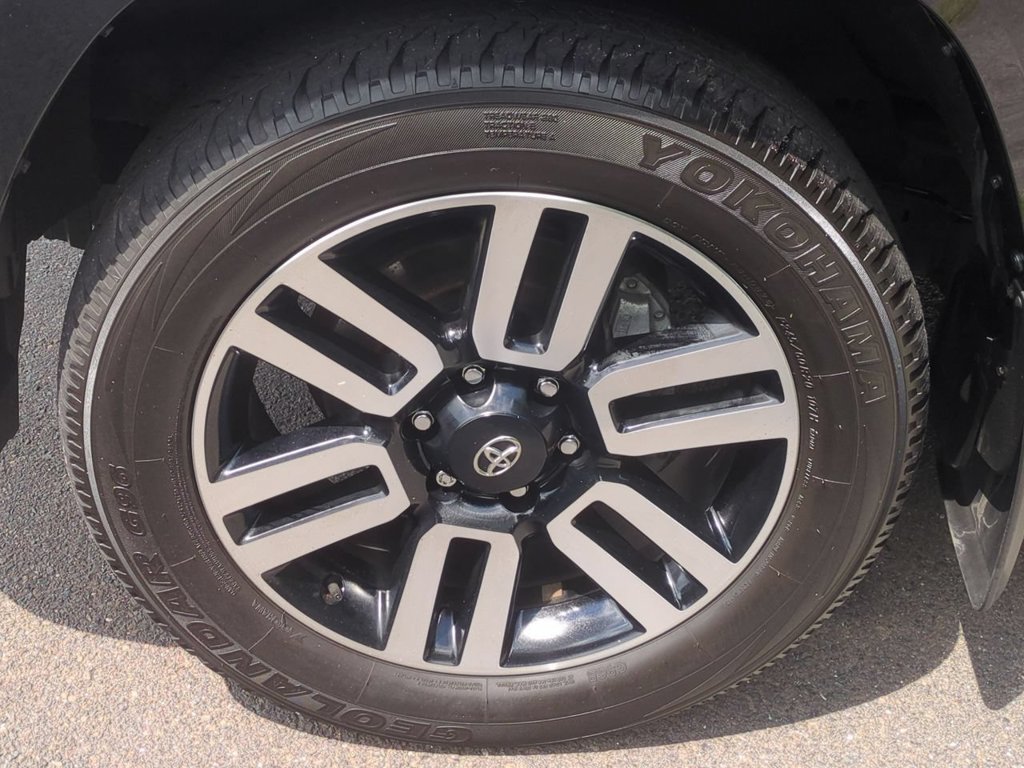 Used 2024 Toyota 4Runner Limited AWD/4WD image 10