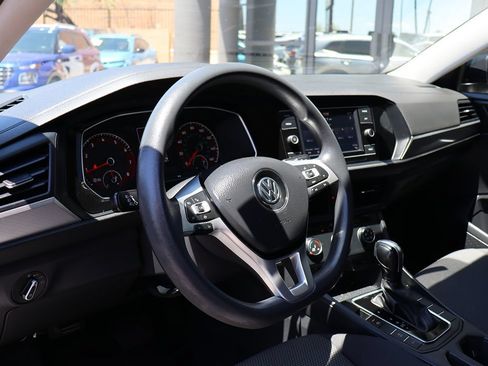Used 2021 Volkswagen Jetta SE FWD image 39