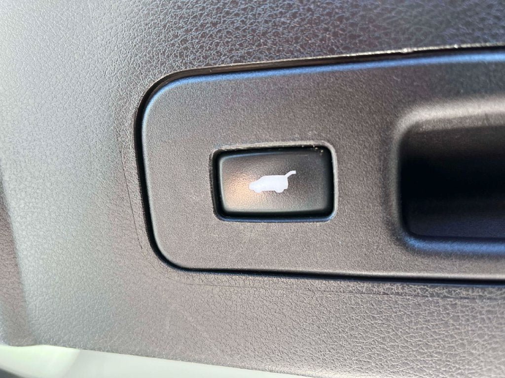 Used 2020 Acura MDX w/ Technology Package AWD/4WD image 18