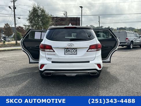 Used 2018 Hyundai Santa Fe SE w/ Cargo Package image 32