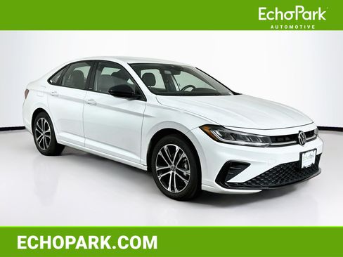 Used 2025 Volkswagen Jetta Sport FWD image 1
