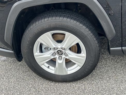 Used 2021 Toyota RAV4 XLE image 11