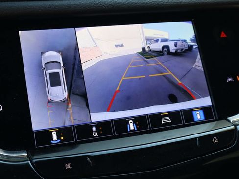 Used 2022 Cadillac XT6 Premium Luxury w/ Technology Package FWD image 9