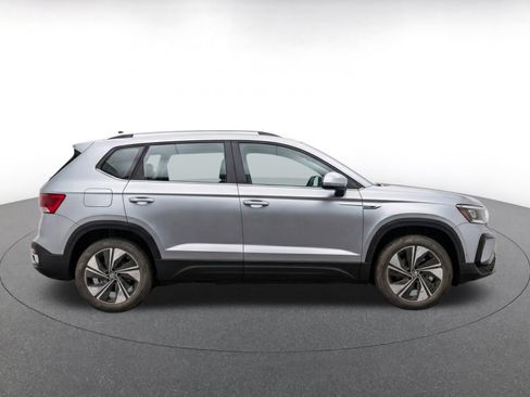 Used 2026 Volkswagen Taos SE AWD/4WD image 10