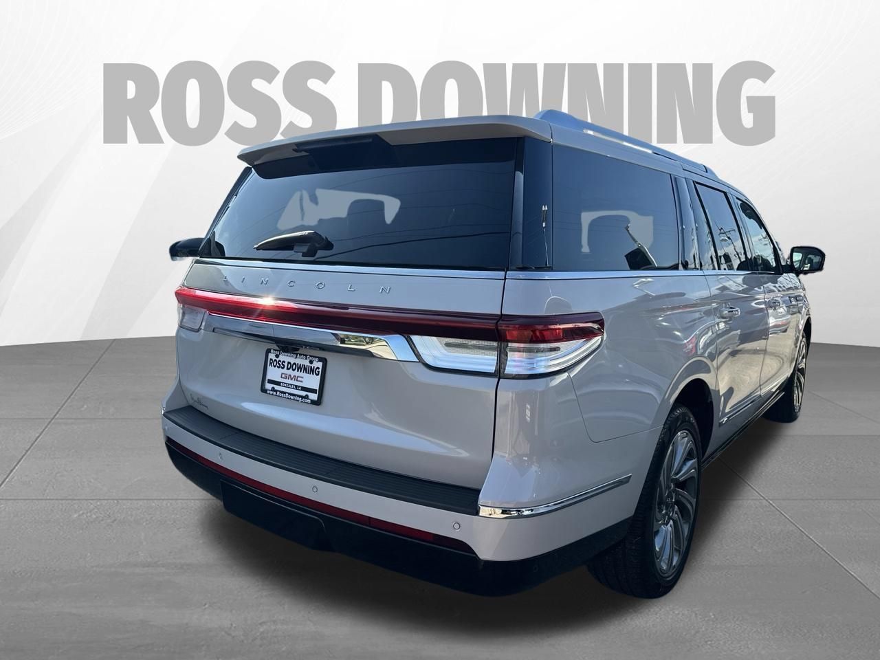 Used 2024 Lincoln Navigator L Reserve AWD/4WD image 4