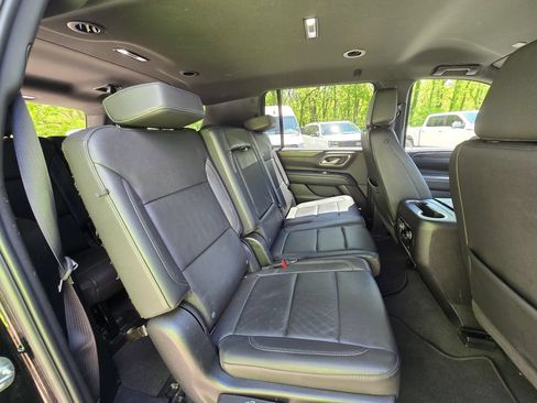 Used 2024 Chevrolet Suburban LT AWD/4WD image 18