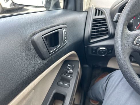 Used 2021 Ford EcoSport S FWD image 12