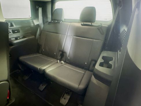 Used 2025 Hyundai Santa Fe SEL FWD image 30