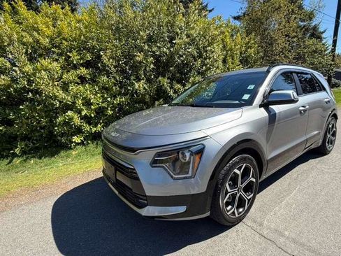 Used 2023 Kia Niro EX Touring FWD image 16