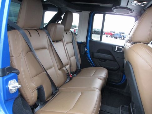 Used 2023 Jeep Wrangler Unlimited Rubicon w/ Steel Bumper Group image 23