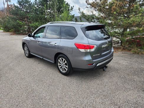 Used 2015 Nissan Pathfinder SV AWD/4WD image 5