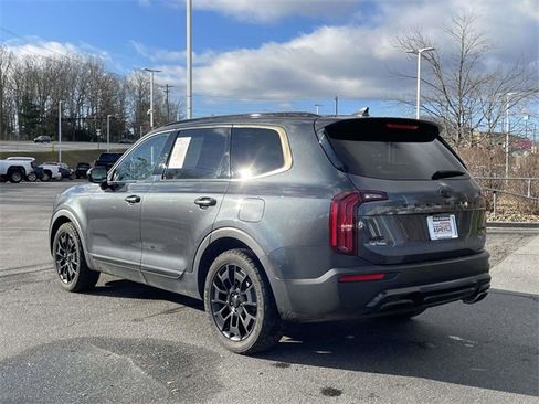 Used 2021 Kia Telluride SX w/ SX Prestige Package image 3
