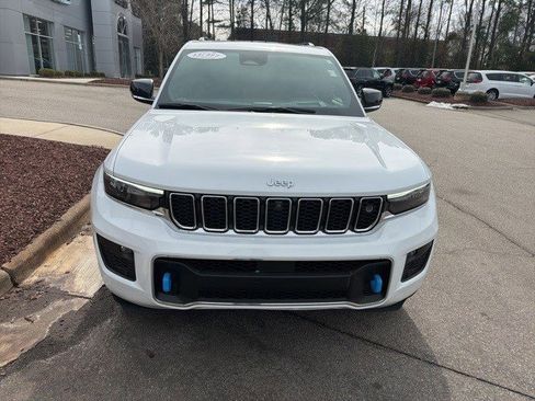 Used 2023 Jeep Grand Cherokee Overland w/ Advanced Protech Group III image 8