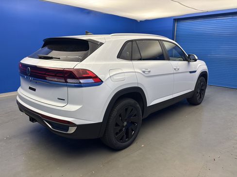 New 2026 Volkswagen Atlas Cross Sport SE image 7