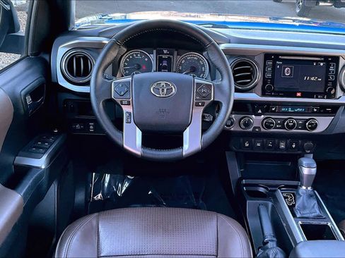 Used 2016 Toyota Tacoma Limited image 5