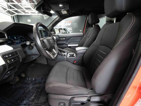 Certified 2024 Toyota Tacoma TRD Off-Road AWD/4WD image 10