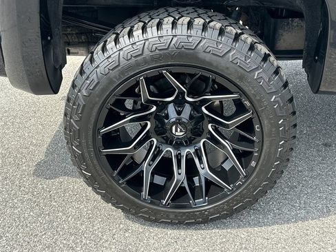 Used 2023 GMC Sierra 1500 Denali Ultimate AWD/4WD image 17
