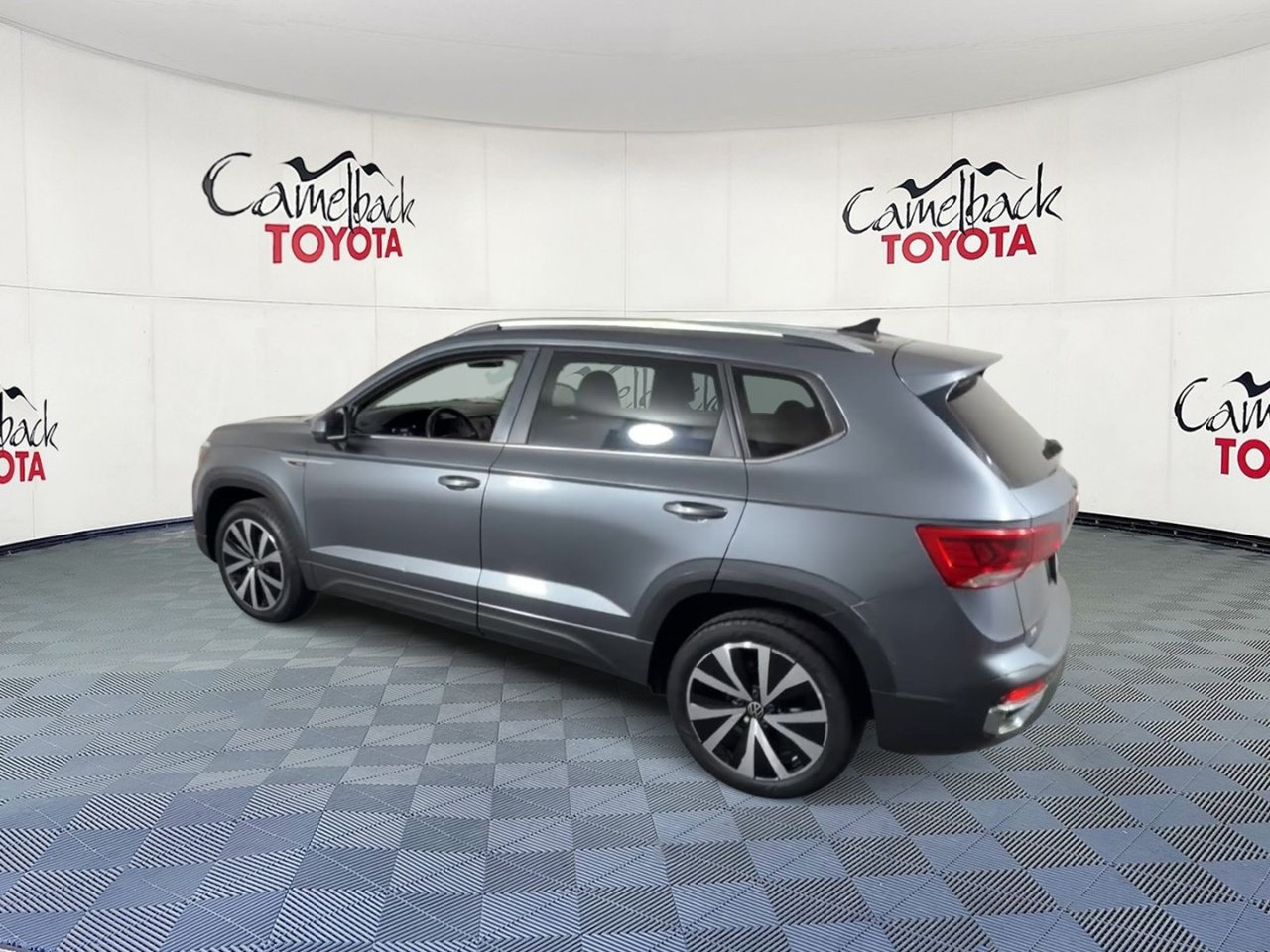 Used 2024 Volkswagen Taos SE FWD image 9