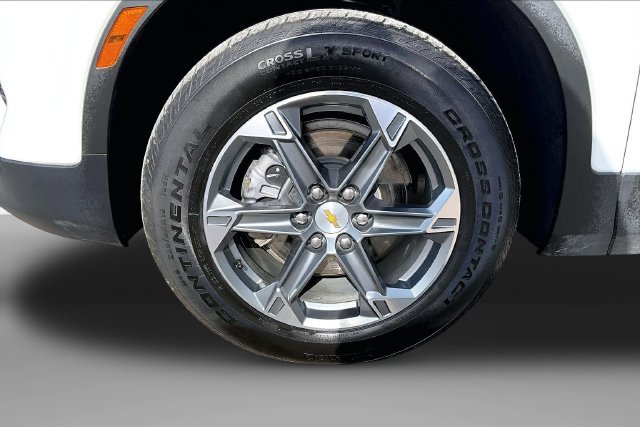 Used 2025 Chevrolet Blazer LT FWD image 9