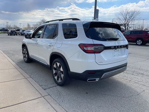 New 2026 Honda Pilot Touring image 7