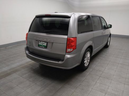 Used 2020 Dodge Grand Caravan SE FWD image 9