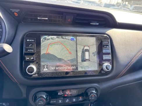 Used 2024 Nissan Kicks SR FWD image 7