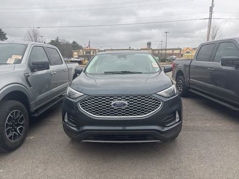 Used 2023 Ford Edge SEL w/ Convenience Package image 2