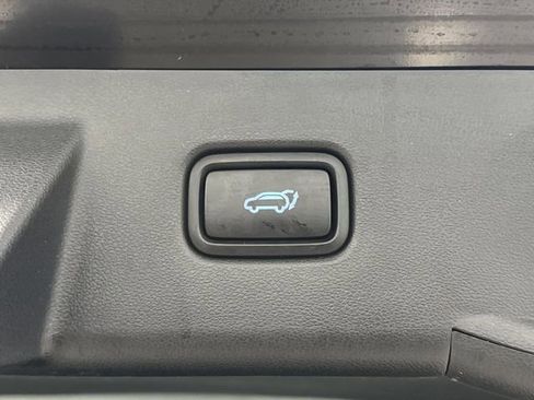 Used 2023 Hyundai Tucson Limited image 17