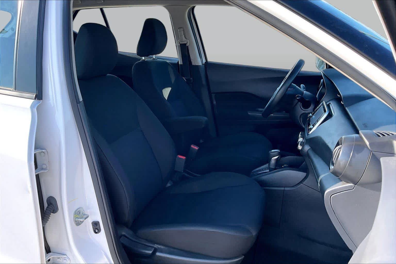 Used 2023 Nissan Kicks S FWD image 9