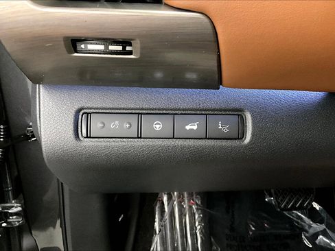 New 2025 Nissan Pathfinder Platinum w/ Cargo Package AWD/4WD image 29