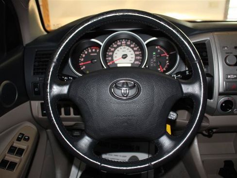 Used 2005 Toyota Tacoma PreRunner w/ SR5 Pkg #3 RWD image 15