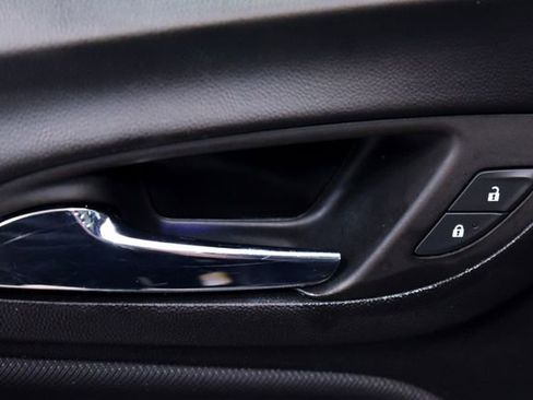 Used 2022 Chevrolet Equinox RS w/ RS Leather Package image 17