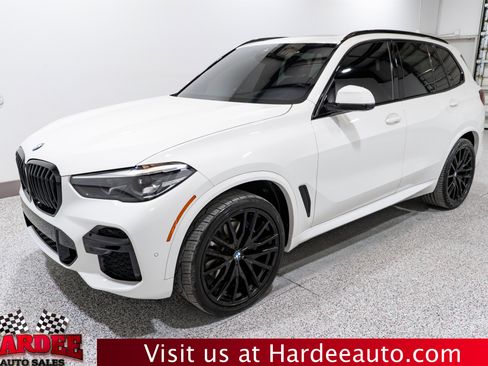 Used 2022 BMW X5 xDrive40i w/ M Sport Package image 2