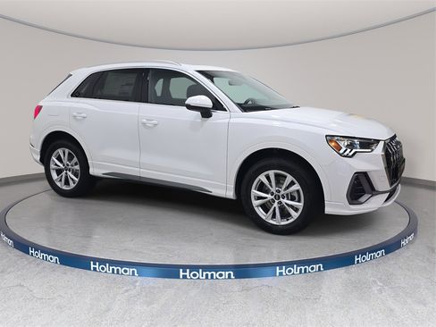 Used 2025 Audi Q3 2.0T Premium w/ Convenience Package image 4