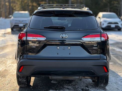 Used 2023 Toyota Corolla Cross LE w/ Moonroof Package image 4