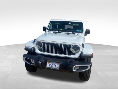Used 2026 Jeep Wrangler Sahara image 4