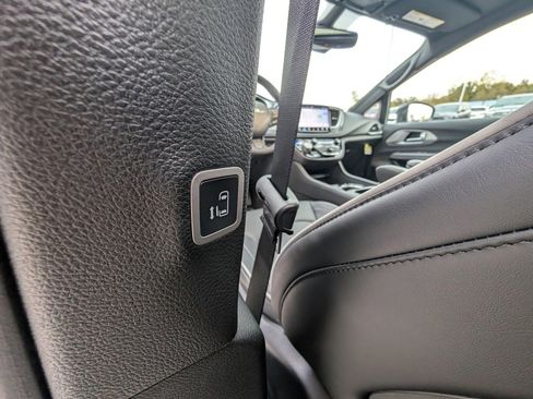 New 2026 Chrysler Pacifica Limited w/ S Appearance Package image 43