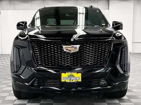 Used 2025 Cadillac Escalade ESV Sport Platinum AWD/4WD image 4
