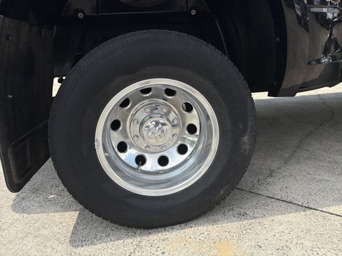 Used 2018 RAM 3500 Laramie w/ Convenience Group AWD/4WD image 17